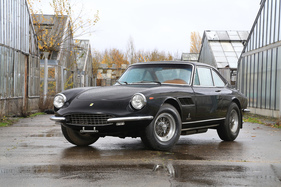 Ferrari 330 GTC (1966) - als Lot 076 angeboten an der Versteigerung von Artcurial an der Rétromobile Paris am 7. Februar 2020