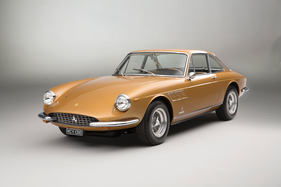 Ferrari 330 GTC (1966) - als Lot 135 an der Versteigerung von RM/Sotheby's in der Villa Erba 2017