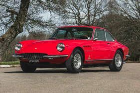 Ferrari 330 GTC (1968) - als Lot 247 an der Silverstone Auctions Race Retro Versteigerung 2021
