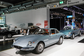 Ferrari 330 GTC (1968) - auf dem Stand der Niki Hasler AG - 38. Auto Zürich 2025