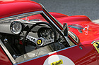 Ferrari 330 GTO (1963) - Drehzahlmesser vor dem Lenkrad, Tacho in der Armaturenbrett-Mitte