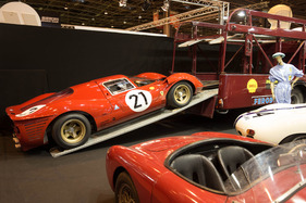 Ferrari 330 P4 (1967) - atemberaubend schöner Sportwagen - an der Rétromobile Paris 2014
