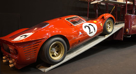 Ferrari 330 P4 (1967) - vom Coupé zum CanAm-Spyder und zurück zum Coupé - an der Rétromobile Paris 2014