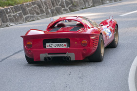 Ferrari 330 P4 Prototyp (1967) mit Startnummer 245 am Bergrennen Arosa ClassicCar 2011