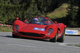 Ferrari 330 P4 Prototyp (1967) mit Startnummer 245 am Bergrennen Arosa ClassicCar 2011