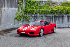 Ferrari 360 Modena Challenge Stradale (2003) - Lot 172 an der Artcurial „Garden Party in Saint-Tropez" Versteigerung 2024 (2003)