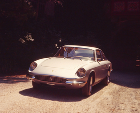 Ferrari 365 GT 2+2 (1968) – dezentes Silbermetallic statt aufdringliches Rennrot