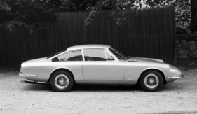 Ferrari 365 GT 2+2 (1968) – elegante Seitenansicht mit vielleicht etwas zu kurzem Radstand