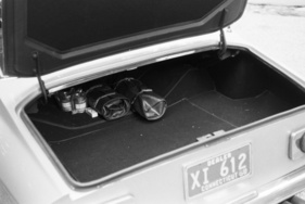 Ferrari 365 GT 2+2 (1968) – niedriger, aber breiter und tiefer Kofferraum