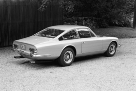 Ferrari 365 GT 2+2 (1968) – runde Front, kantiges Heck