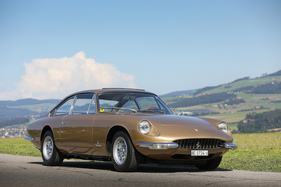 Ferrari 365 GT 2+2 (1970) – Das helle Goldmetallic heisst schlicht "Oro chiaro metallizzato"