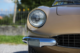 Ferrari 365 GT 2+2 (1970) – Klassik trifft Moderne, Teil 1: zarte Chromstossecken mit integriertem Blinker