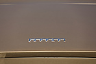 Ferrari 365 GT 2+2 (1970) – Ligatur für Fortgeschrittene: Das "F" überspannt und verbindet alle Buchstaben des Schriftzugs