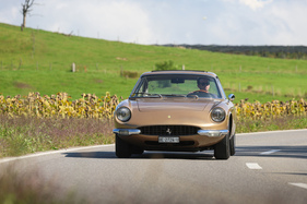 Ferrari 365 GT 2+2 (1970) – Unübersichtlich? Die Nase des Fotoautos hatte jedenfalls schon einmal eine Delle