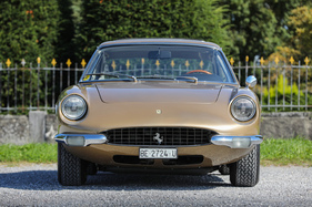 Ferrari 365 GT 2+2 (1970) – Von vorne ist er seinem kleinen Bruder 330 GTC wie aus dem Gesicht geschnitten