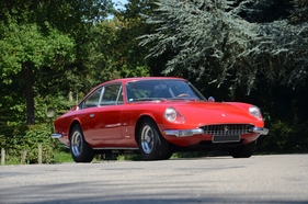 Ferrari 365 GT 2+2 (1970) - als Lot 210 angeboten in der Versteigerung Artcurial Sur Les Champs (7) 2014 (1970)