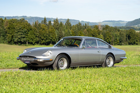 Ferrari 365 GT 2+2 «Queen Mary» (1972) - als Lot 76 an der Versteigerung "Klassische Automobile & Motorräder" der Oldtimer Galerie in Toffen am 18. Oktober 2025