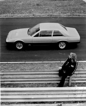 Ferrari 365 GT4 2+2 (1972) - Pininfarina-Entwurf aus der Vogelperspektive