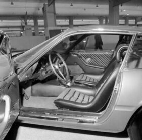 Ferrari 365 GTB/4 "Daytona" (1968) - Präsentation auf dem Pariser Autosalon im Oktober 1968