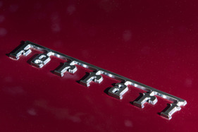 Ferrari 365 GTB/4 "Daytona" (1973) - Ferrari-Schriftzug auf dem Heck