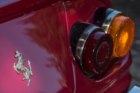 Ferrari 365 GTB/4 "Daytona" (1973) - das Pferdchen wäre gar nicht nötig, um die Marke zu identifizieren