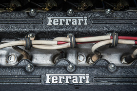 Ferrari 365 GTB/4 "Daytona" (1973) - eine Zündkerze pro Zylinder