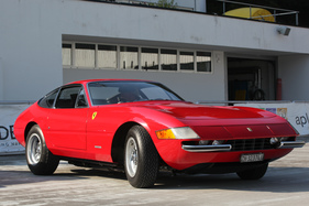 Ferrari 365 GTB/4 - Frontmotor-Sportwagen aus Maranello - Dolder Classics September 2016