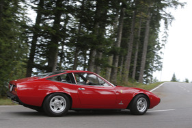 Ferrari 365 GTC/4 (1971) - fliessende, elegante Linien