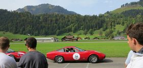 Ferrari 365 GTC/4 (1972) - Bewunderung für dne schönen Ferrari (1972)