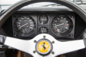 Ferrari 365 GTC/4 "Spider" (1971) - Armaturen wie im Ferrari BB (1971)