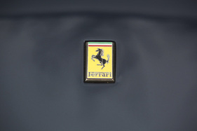 Ferrari 365 GTC/4 "Spider" (1971) - das Ferrari-Emblem auf der Front (1971)