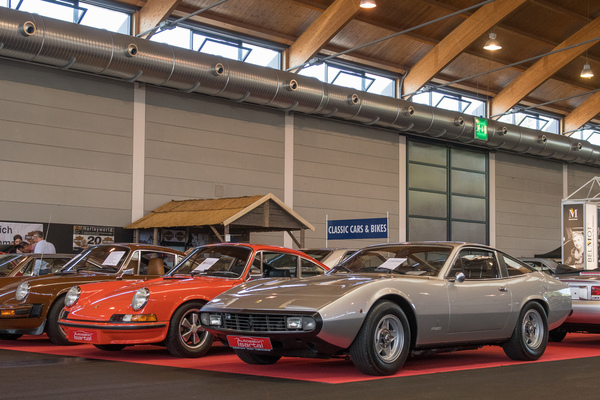 Ferrari 365 GTC/4 - mit nur 16600km Laufleistung wurde dieser Wagen vom Autosalon Isartal für EUR 299'900 angeboten - Motorworld Classics Bodensee 2018