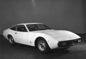 Ferrari 365 GTC4 Coupé (1971) - dieser Pininfarina-Entwurf atmet den Geist der Siebzigerjahre