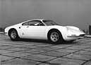 Ferrari 365 P Berlinetta Speciale Guida Centrale Pininfarina (1966) - die Form nahm Elemente des Serien-206-Dino vorweg