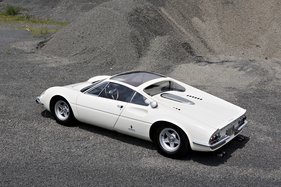 Ferrari 365 P Berlinetta Speciale Tre Posti (1966) - dreisitzige Studie und Vorgänger des McLaren F1 mit diesem Konzept (angeboten an der Gooding & Co Pebble Beach Versteigerung 2014) Ferrari 365 P Berlinetta Speciale Tre Posti (1966) - dreisitzige Studie und Vorgänger des McLaren F1 mit diesem Konzept (angeboten an der Gooding & Co Pebble Beach Versteigerung 2014)