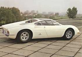 Ferrari 365P Berlinetta (1966) - der frühe Vorgänger des BB - Pininfarinas provokative Studie eines Mittelmotorsportwagens mit drei Plätzen, Zentralsteuerung und 12 Zylindern