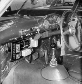 Ferrari 375 Mille Miglia (1954) - Interieur des Farina-Rennsport-Coupés mit elektrischer Schalttafel - Genfer Automobilsalon 1954