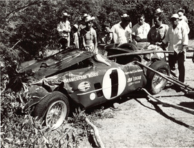 Ferrari 375 Plus (1954) - Jack McAfees 4,9-Liter-375 Plus nach Unfall bei der Carrera Panamericana 1954