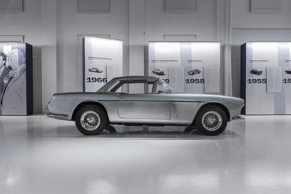 Bild: Ferrari 400 Superamerica (1959) - mit Pininfarina-Karosserie - Sonderschau im Museo Enzo Ferrari in Modena 2021