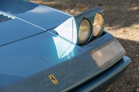 Ferrari 412 (1987) - Klappscheinwerfer im Stl der Zeit