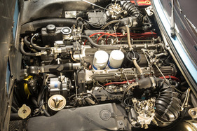 Ferrari 412 (1987) - längs eingebauter V12 mit vier obenliegenden Nockenwellen und Benzineinspritzung