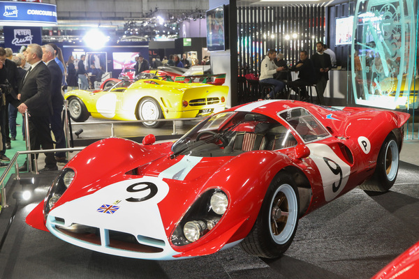 Ferrari 412P (1967) - wunderschöner Rennwagen - Rétromobile Paris 2024
