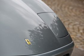 Ferrari 456 M GT (2000) - das Ferrari-Zeichen darf auf dem Bug natürlich nicht fehlen (2000)