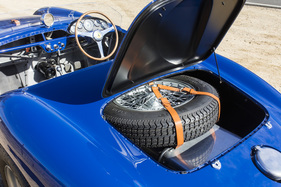 Ferrari 500 Mondial (1954) - Reserverad über dem Tank