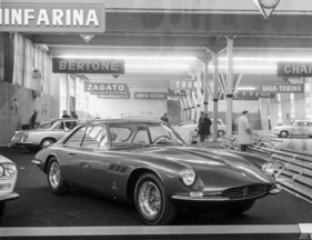 Ferrari 500 Superfast (1964) - der teuerste Zweisitzer des Salons, mit Karosserie von Pininfarina - am Genfer Autosalon 1964