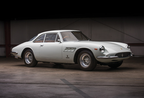 Ferrari 500 Superfast Series II (1966) - als Lot 149 an der RM/Sotheby's Versteigerung "Ferrari - Leggenda e Passione" am 8. September 2017