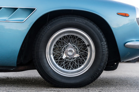 Ferrari 500 Superfast Series II (1966) - die Räder kamen natürlich von Borrani