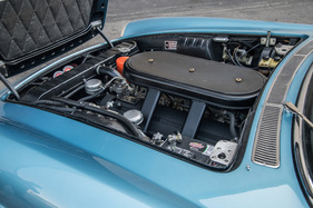 Ferrari 500 Superfast Series II (1966) - imposantes Triebwerk mit fünf Litern Hubraum