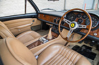 Ferrari 500 Superfast Series II (1966) - viel Holz und Leder im Cockpit