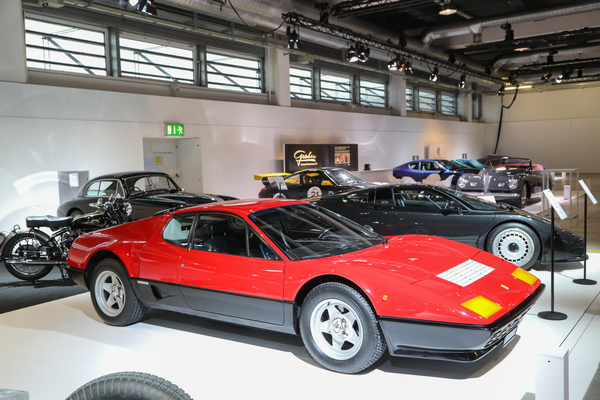 Ferrari 512 BB (1982) - angeboten von Lutziger Classic Cars für CHF 265'000 - Auto Zürich 2022